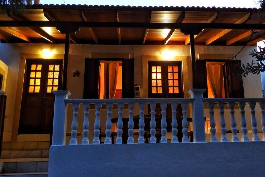 Traditional Villa Efterpi Chalki Town Exteriér fotografie