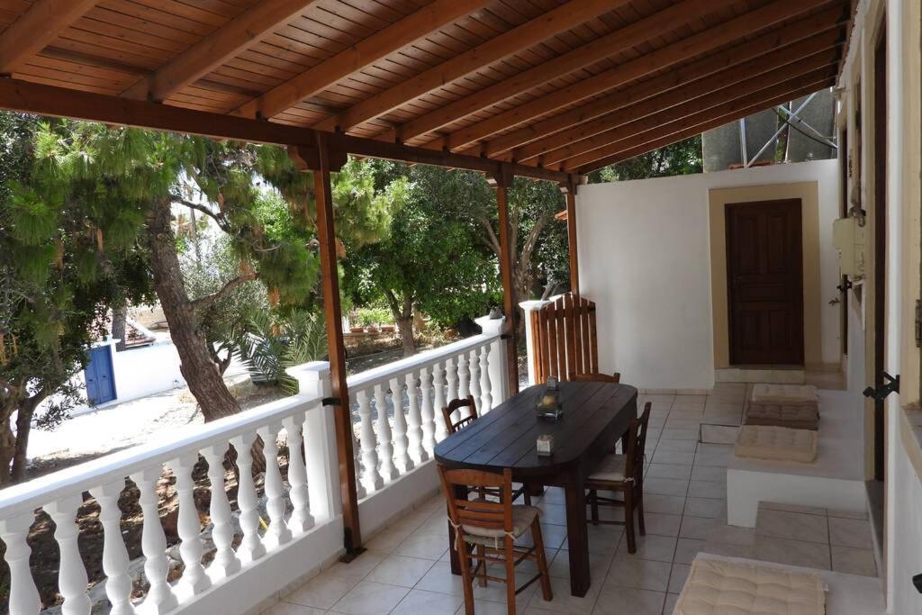 Traditional Villa Efterpi Chalki Town Exteriér fotografie